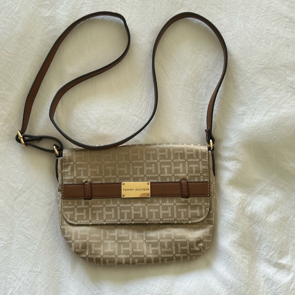 Mini Tommy Hilfiger crossbody bag